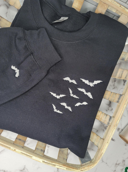 Bats Halloween Crewneck Sweatshirt (Bat embroidery thread can be selected)