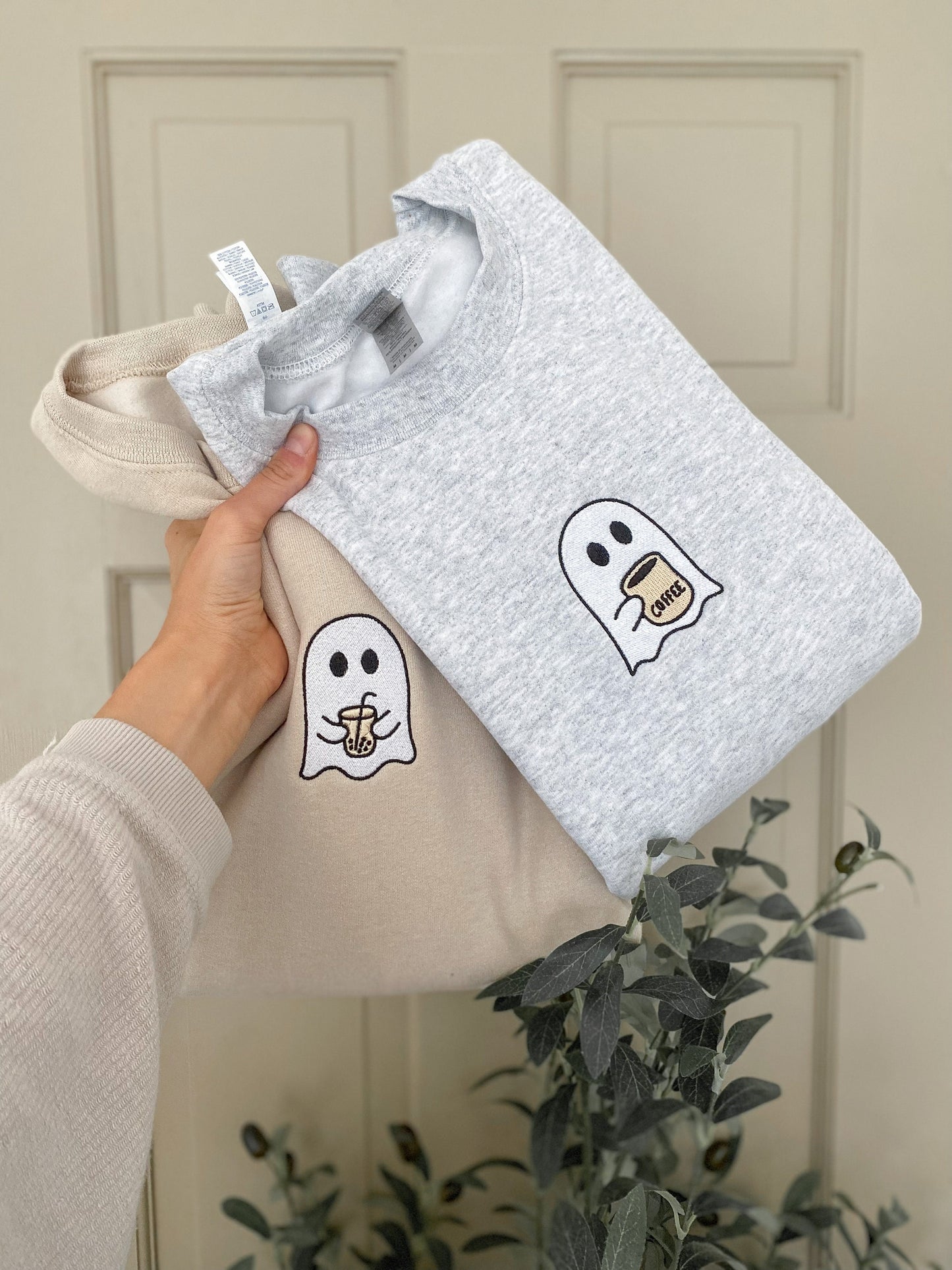 Little Ghost Embroidered Sweatshirt/Sweatshirt